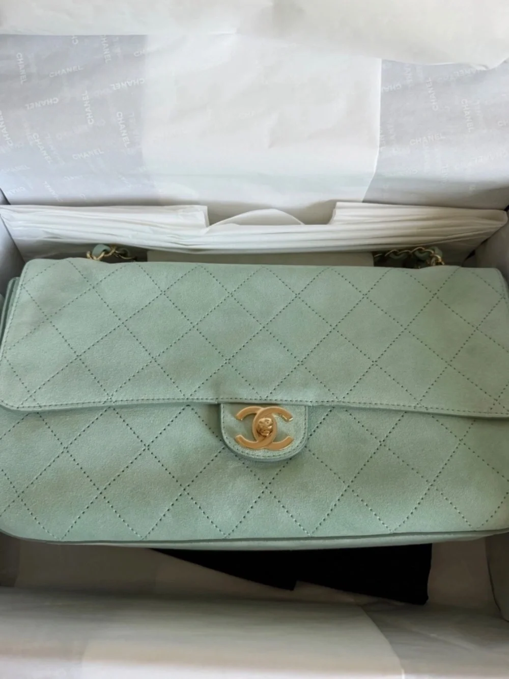 CHANEL 26S Maxi Souplissimo Medium Flap in Green Suede Gold CC Matthieu Blazy